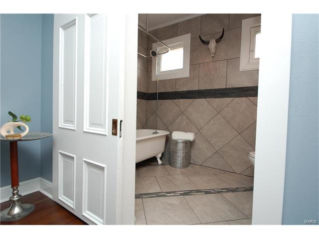 3742 Blow, St Louis, MO 63116