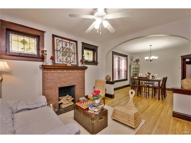 4814 Goethe Avenue, St Louis, MO 63116
