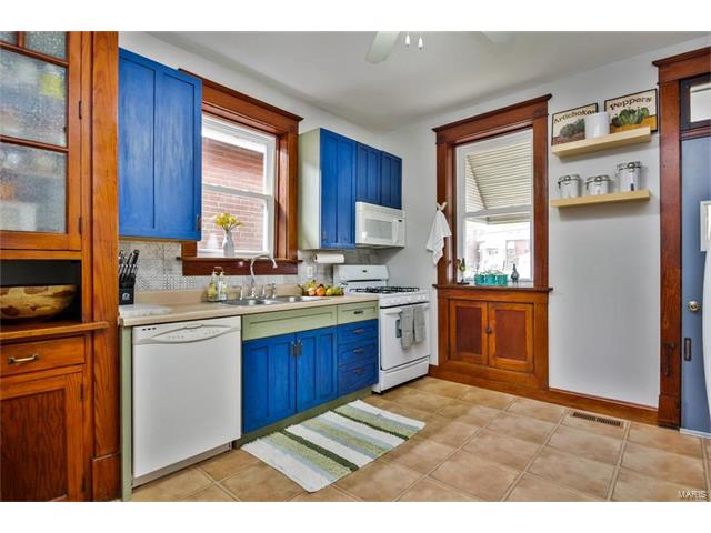 4814 Goethe Avenue, St Louis, MO 63116