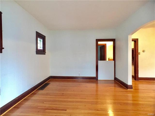 4339 Bingham Avenue, St Louis, MO 63116