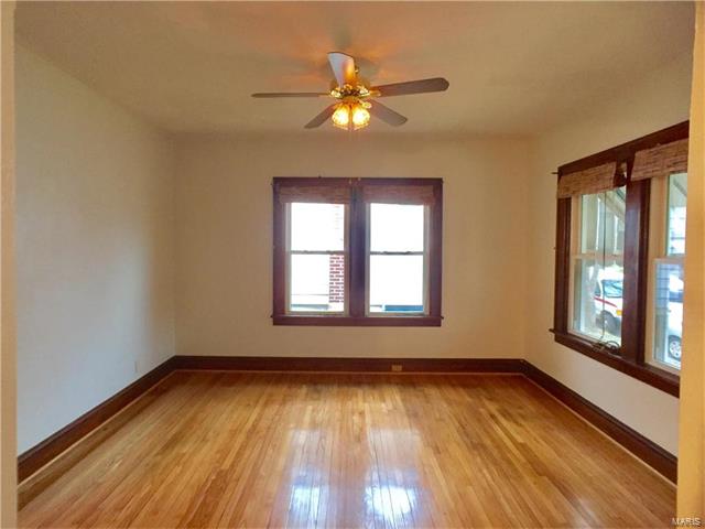 4339 Bingham Avenue, St Louis, MO 63116