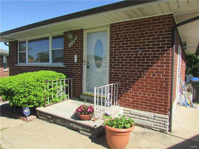 4724 Collins, St Louis, MO 63116