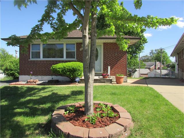 4724 Collins, St Louis, MO 63116