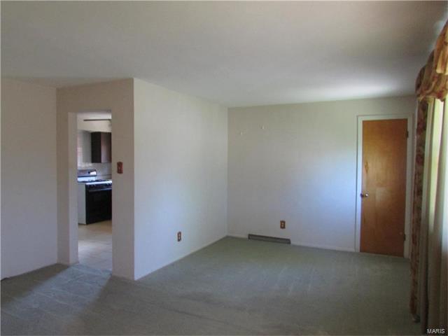 4724 Collins, St Louis, MO 63116