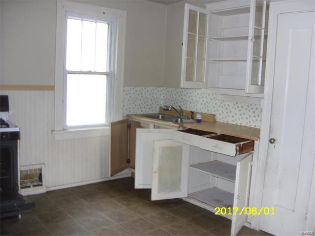 3902 Bates, St Louis, MO 63116