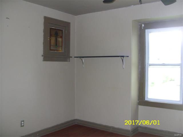 3902 Bates, St Louis, MO 63116