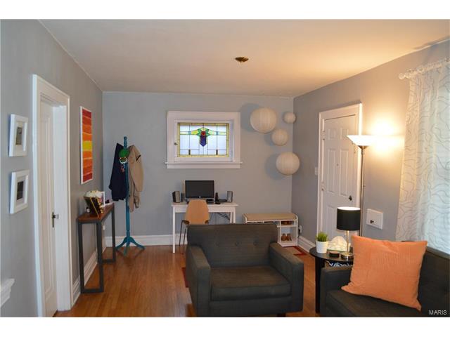 3831 Bingham Avenue, St Louis, MO 63116
