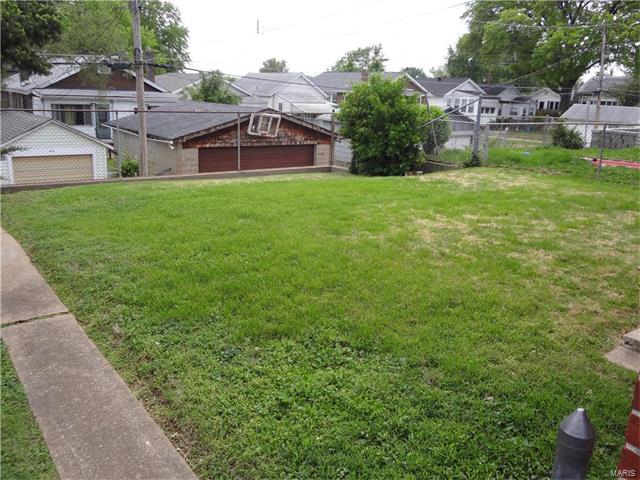 4712 Collins, St Louis, MO 63116