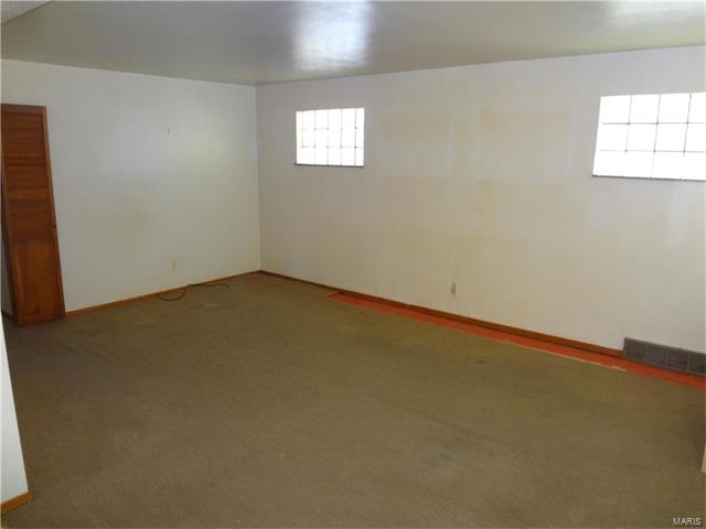 4712 Collins, St Louis, MO 63116