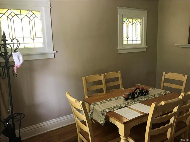 5418 Dewey Avenue, St Louis, MO 63116