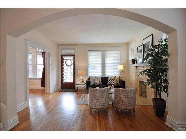 4326 Wyoming, St Louis, MO 63116