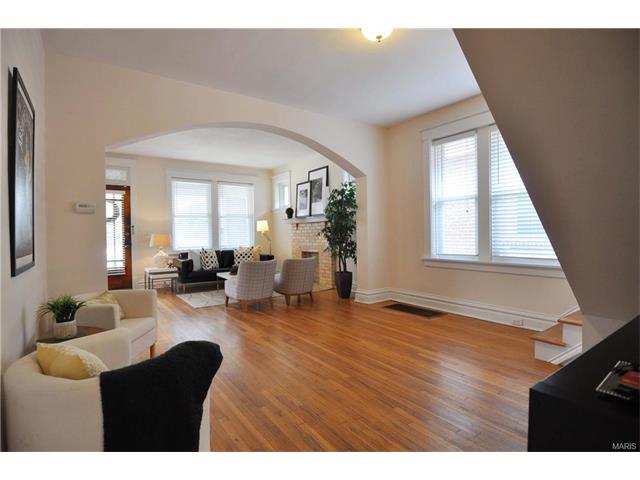 4326 Wyoming, St Louis, MO 63116