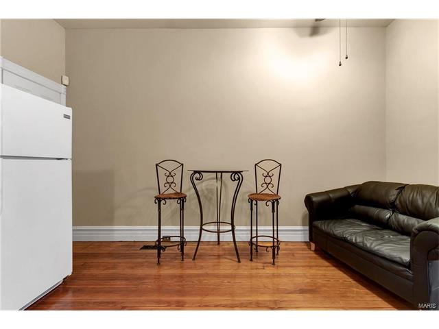 2208 Wyoming Street, St Louis, MO 63118