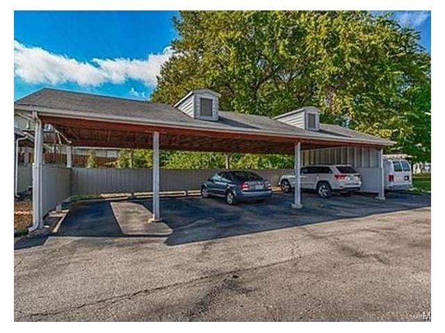 7410 Triwoods Drive, St Louis, MO 63119