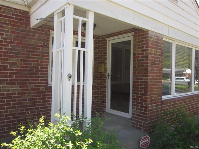 236 Cannonbury Drive, Webster Groves, MO 63119