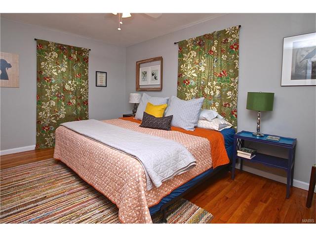 438 Oak Street, Webster Groves, United States 63119