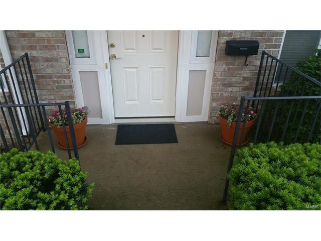 5562 Palm, St Louis, MO 63120
