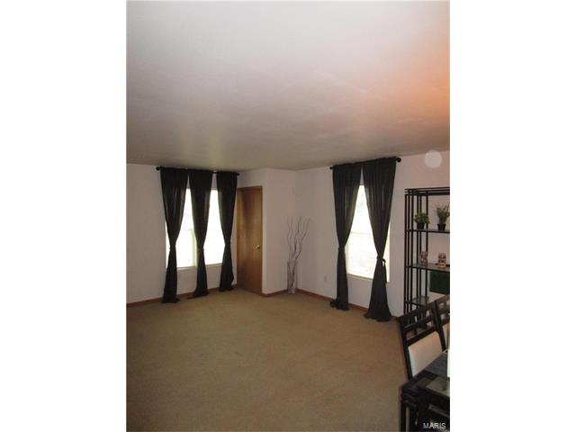 5562 Palm, St Louis, MO 63120