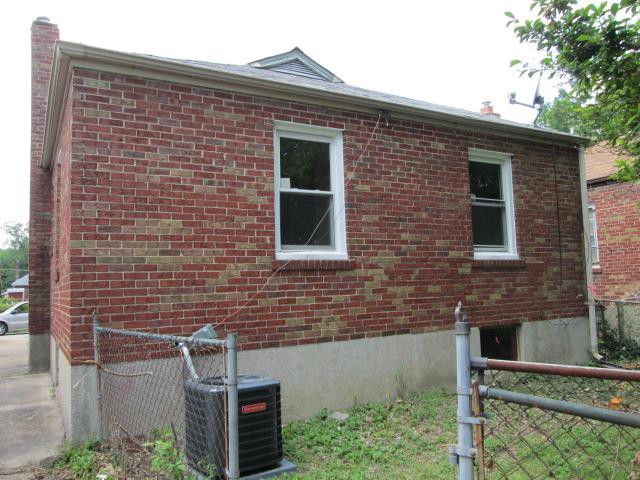 6603 Kahns StSaint Louis, MO, 63121Saint Louis County