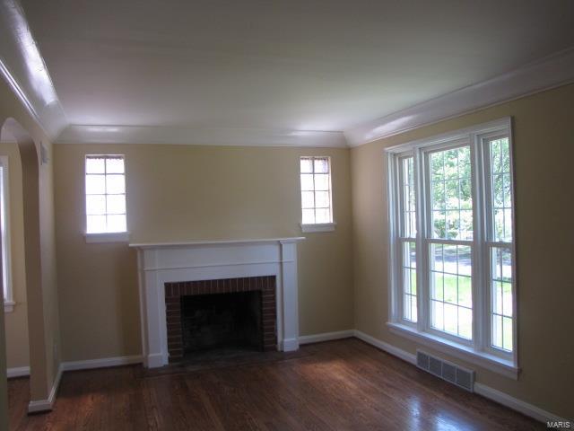 7545 Hillsdale DR, St Louis, MO 63121