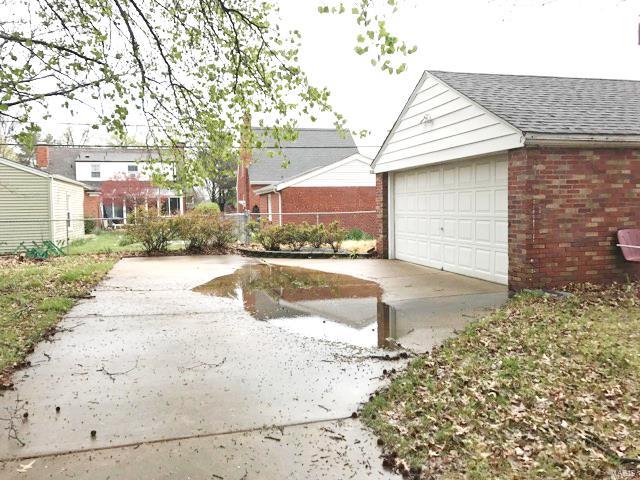 2964 Ridgeview Drive, St Louis, MO 63121