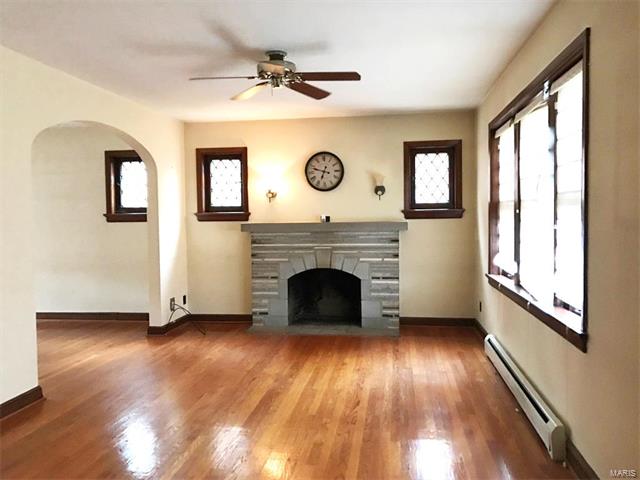 2964 Ridgeview Drive, St Louis, MO 63121