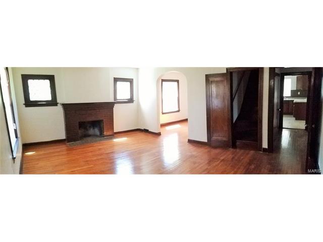 3845 Melba Place, St Louis, MO 63121