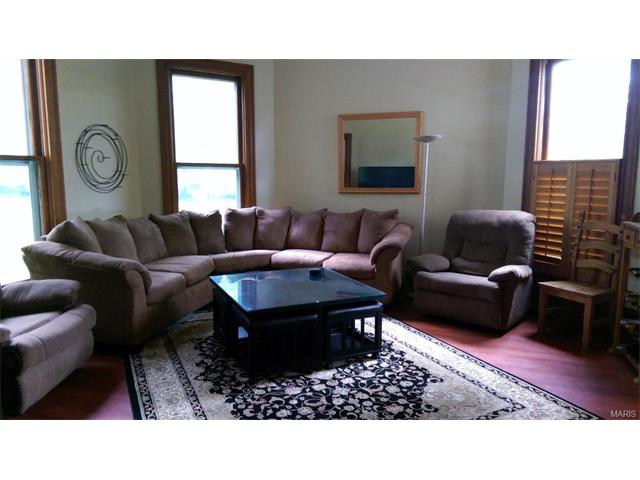 7629 Augusta Avenue, St Louis, MO 63121