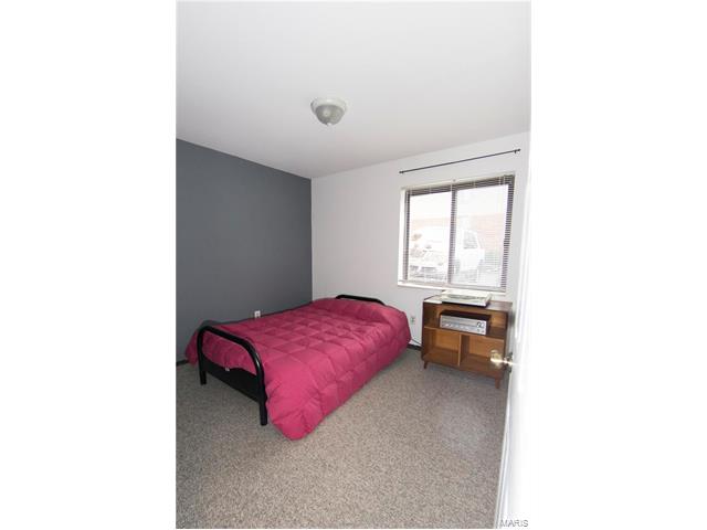 1101 Mariedale Court, Kirkwood, MO 63122