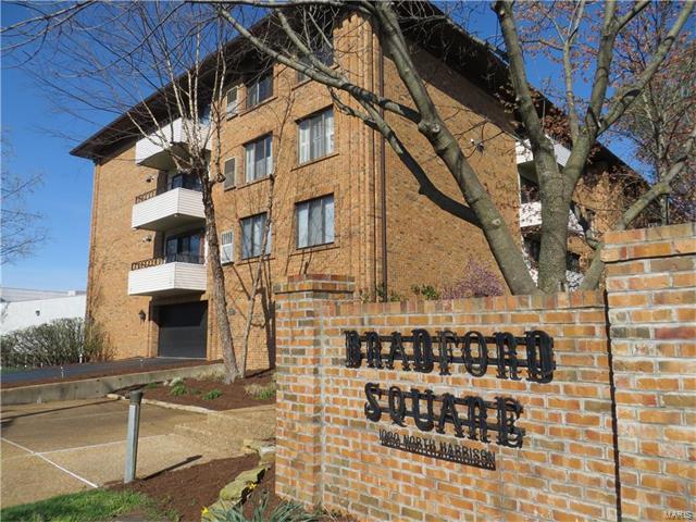 1030 North Harrison Avenue, Kirkwood, MO 63122