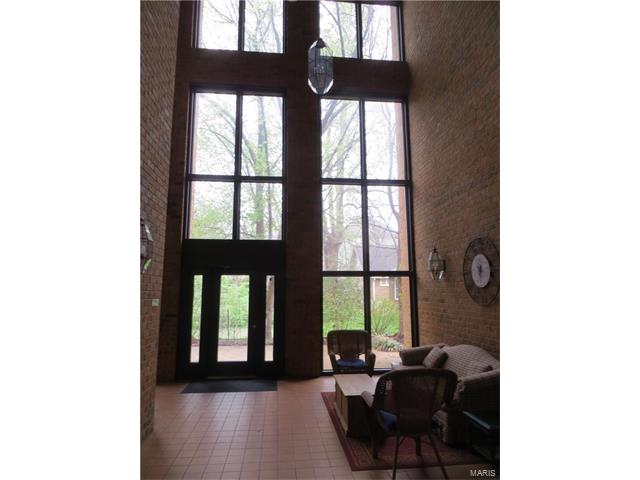 1030 North Harrison Avenue, Kirkwood, MO 63122