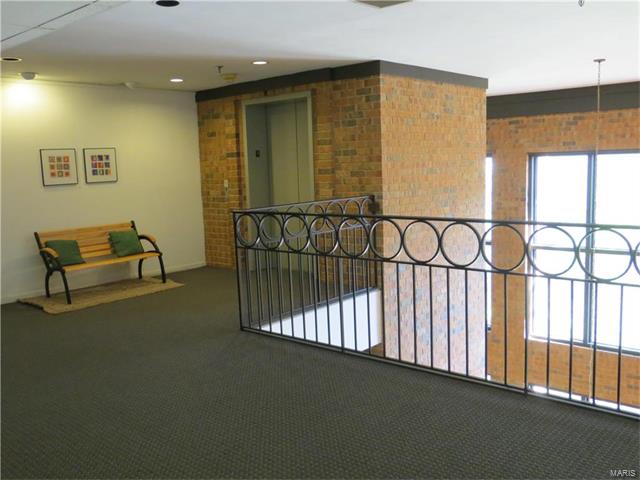 1030 North Harrison Avenue, Kirkwood, MO 63122