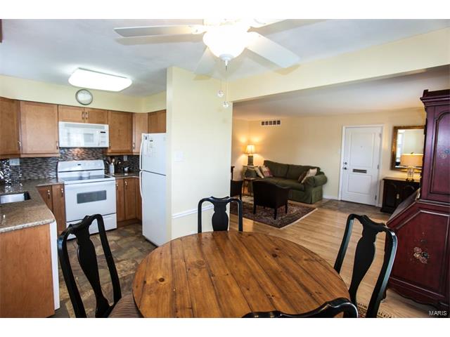 636 Candleberry Court, St Louis, MO 63122