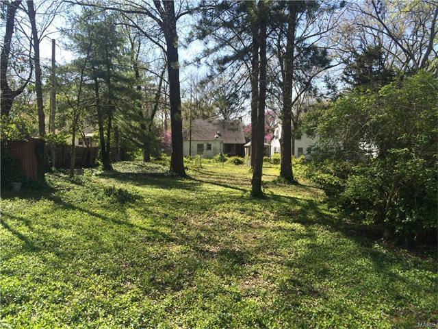 1166 Geyer, Kirkwood, MO 63122