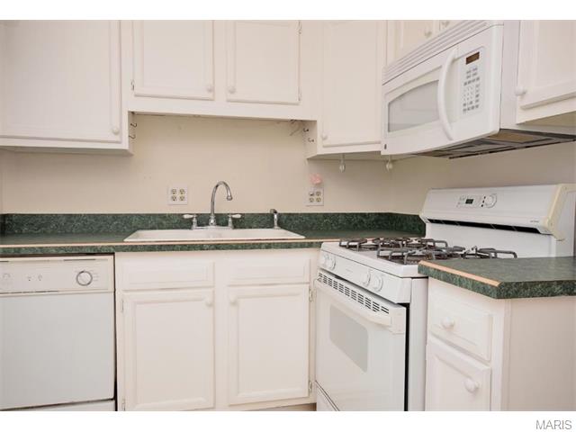 704 East Argonne Drive, St Louis, MO 63122