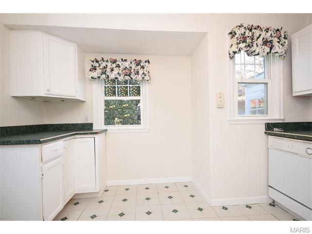 704 East Argonne Drive, St Louis, MO 63122