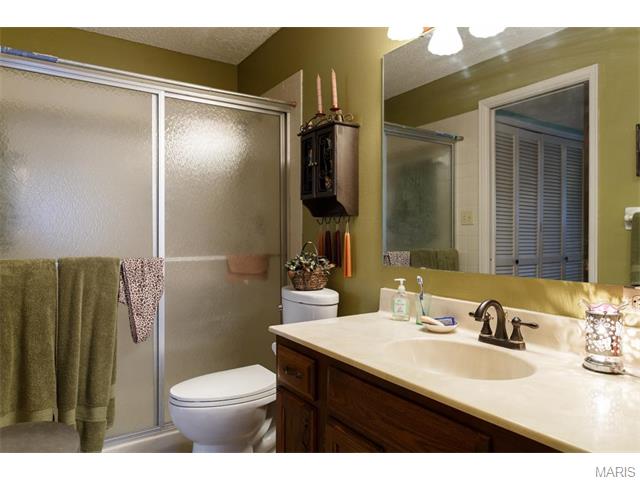 2000 Meadowtree LANE 2, St Louis, United States 63122