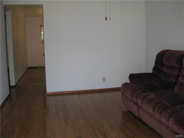 4743 Oldenburg Avenue, St Louis, MO 63123