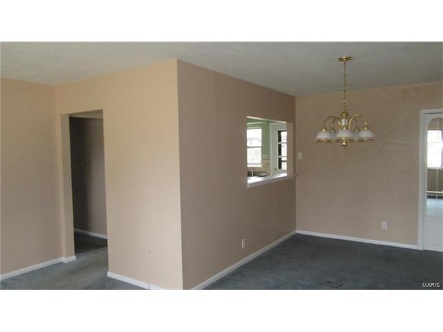7825 Ivanhoe Street, St Louis, MO 63123