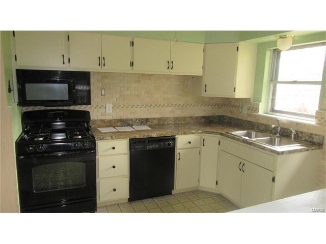 7825 Ivanhoe Street, St Louis, MO 63123