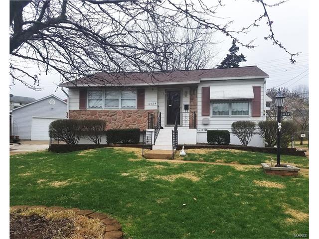 9524 Cloverhurst Drive, St Louis, MO 63123