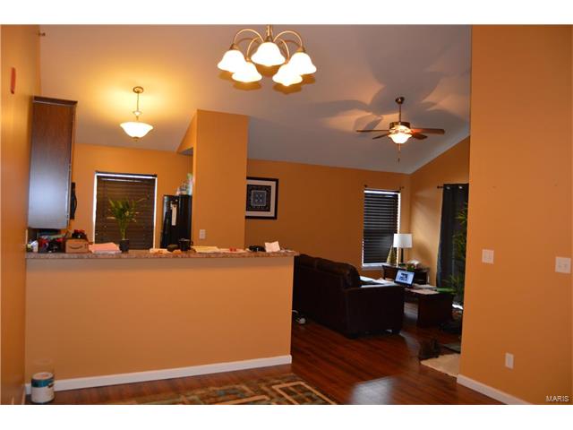 9751 Newham Drive, St Louis, MO 63123