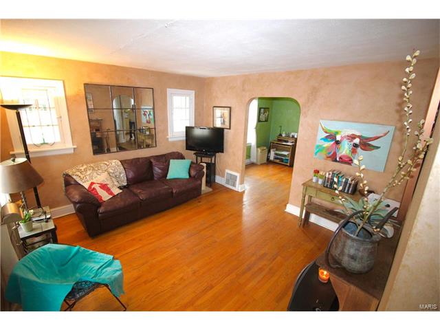 6227 Bixby Avenue, St Louis, MO 63123