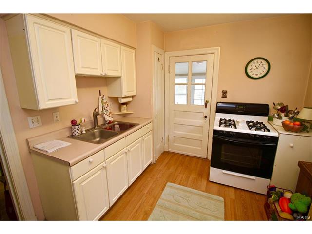 6227 Bixby Avenue, St Louis, MO 63123