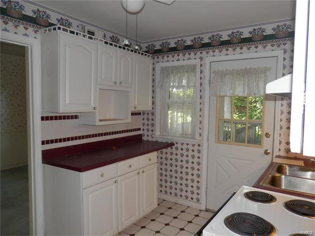 7026 Foxcroft, St Louis, MO 63123