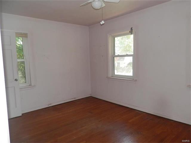 7026 Foxcroft, St Louis, MO 63123