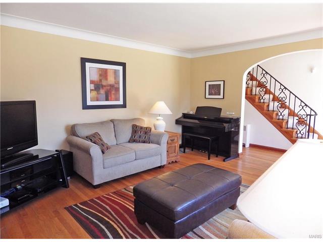 10045 South Marlene Drive, St Louis, MO 63123