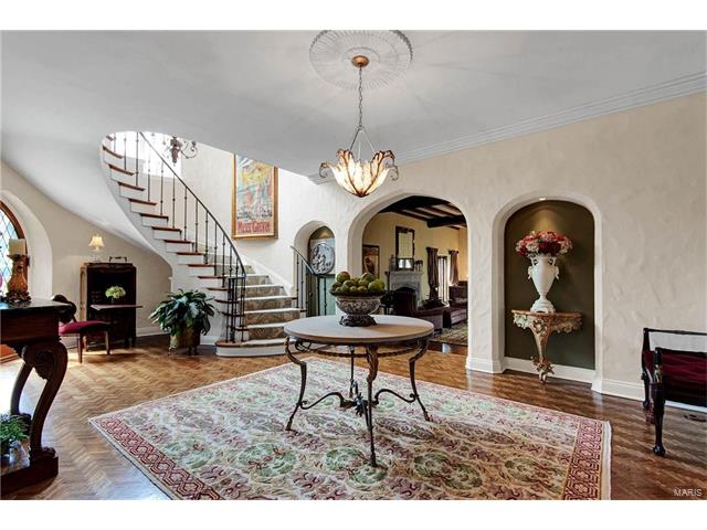3 Dromara Road, Ladue, MO 63124