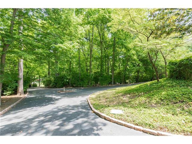 6 Barclay Woods Drive, Ladue, MO 63124
