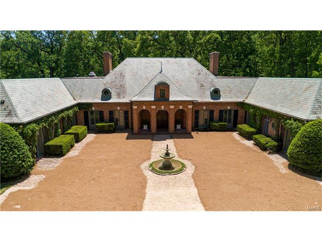 6 Barclay Woods Drive, Ladue, MO 63124